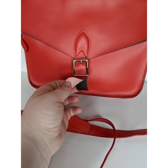 Elegant Red Women's Crossbody Bag - Picture 3 of 9